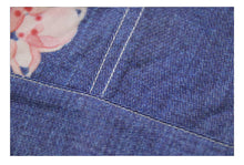 Charger l'image dans la galerie, Vestes en denim avec Bad Bunny W / P.R. Drapeau au verso