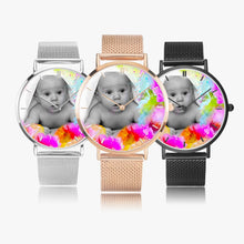 Cargar imagen en el visor de la galería, Imagen del bebé de la muestra en fondo colorido. En 3 tamaños. Reloj de cuarzo de acero inoxidable ultrafino de moda (con indicadores)
