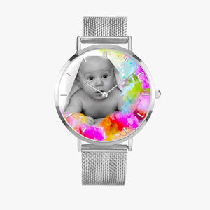 Imagen del bebé de la muestra en fondo colorido. En 3 tamaños. Reloj de cuarzo de acero inoxidable ultrafino de moda (con indicadores)